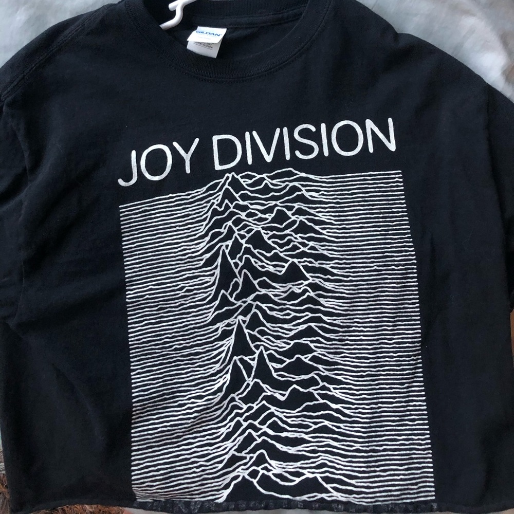 Cropped joy division t-shirt